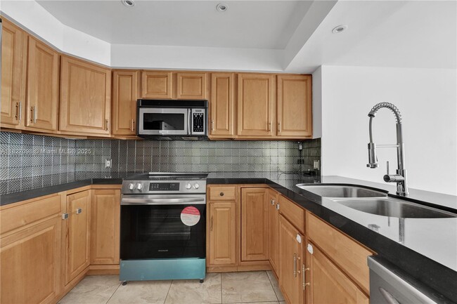 Photo - 20335 W Country Club Dr Condo