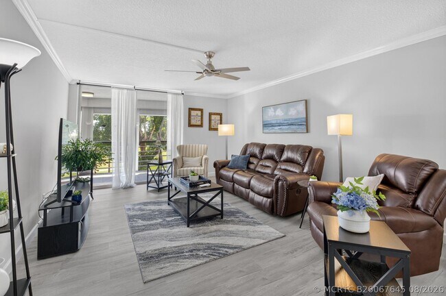 23249 Barwood Ln N Unit 305