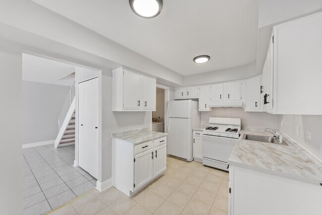 Photo - 1681 Queensbury Cir