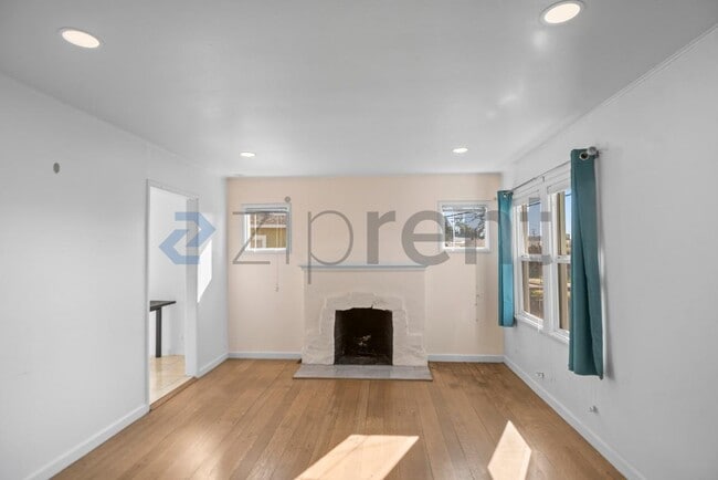 Photo - 5914 Mauritania Ave