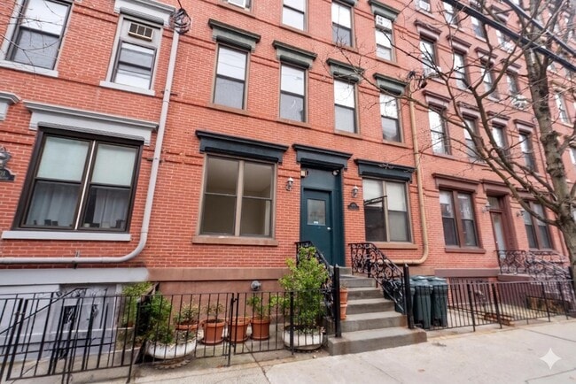 Building Photo - 809 Park Ave Unit 9