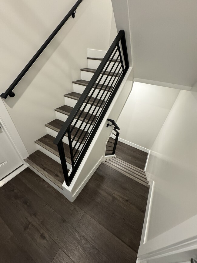 4606 Woodland Ave Unit 201