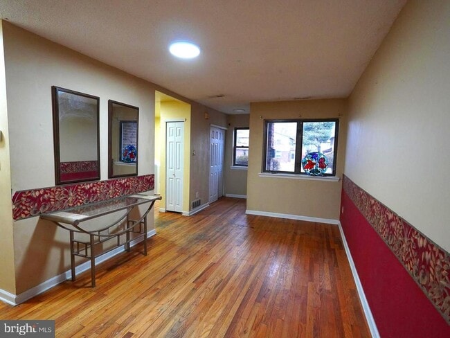 Photo - 51 Hollybrooke Dr