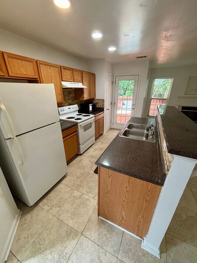 Photo - 141 Chastain Loop