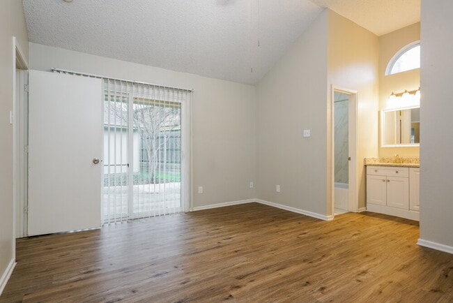 6603 Cuculu Dr