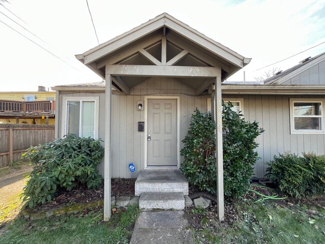 Photo - Updated and Bright 3 Bedroom 2 Bath Home in NE Portland (PDX/Columbia River)