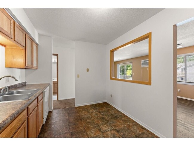 Photo - 949 Wescott Trail Unit 201