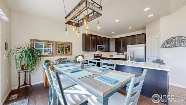 Photo - 532 Mount Rainier St