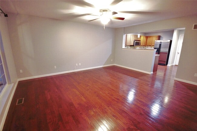 Photo - 236 Countryshire Dr