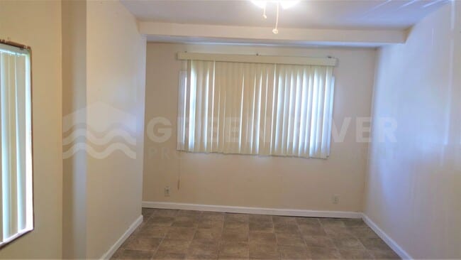 Photo - Great Value! 3BR Home with Bonus Living Space & Screened Porch!!