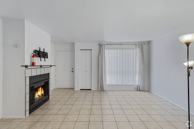 Building Photo - 2/2 Rental