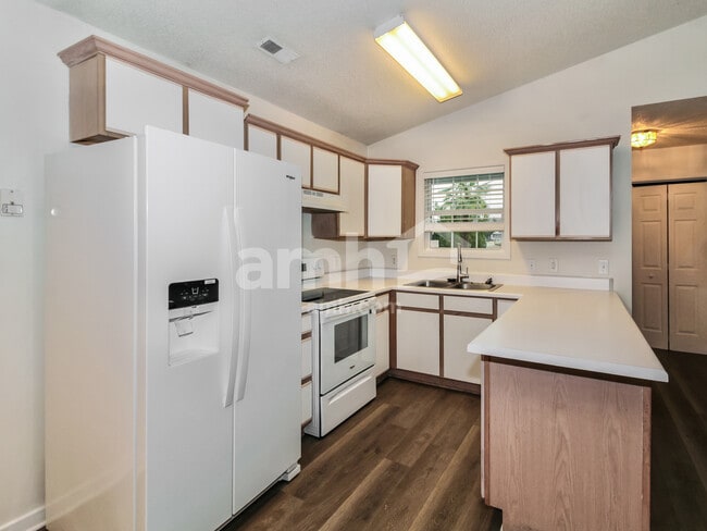 Photo - 7529 Foxwerth Dr