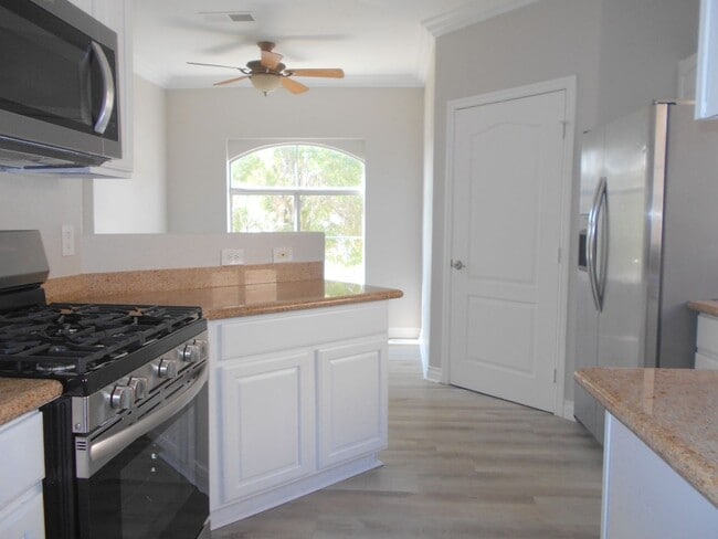 Photo - Spacious 2 Bedroom Condo Ready To Move-In! Unit 2025