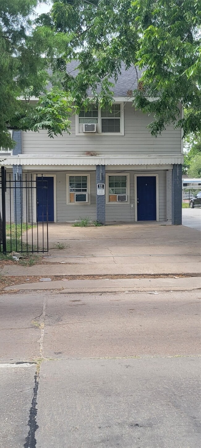 Photo - 5301 Collingsworth St Unit 8