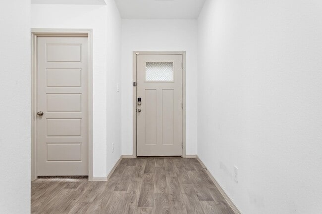 Photo - 6715 Riplee St