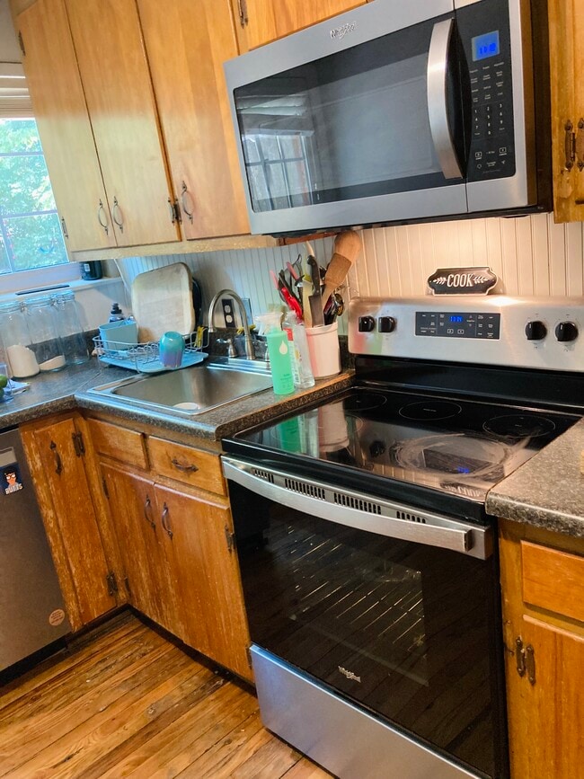 Photo - 2835 Barmettler St