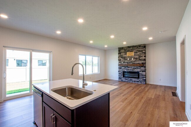 Photo - 14802 Willow St