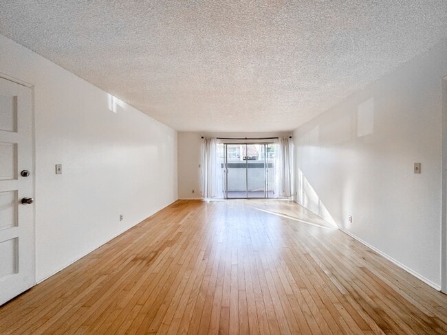 Photo - Bright single level 2 bed 1 bath Condo Unidad 25