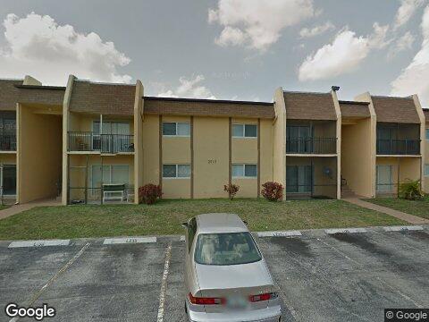 Building Photo - 2910 NW 55th Ave Unit 1A