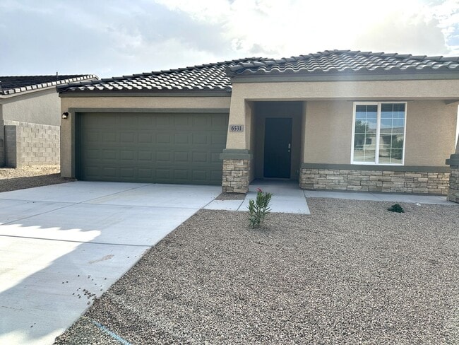 4 bedroom, 2 bathroom Mystic Canyon Gem - 4 bedroom, 2 bathroom Mystic Canyon Gem House