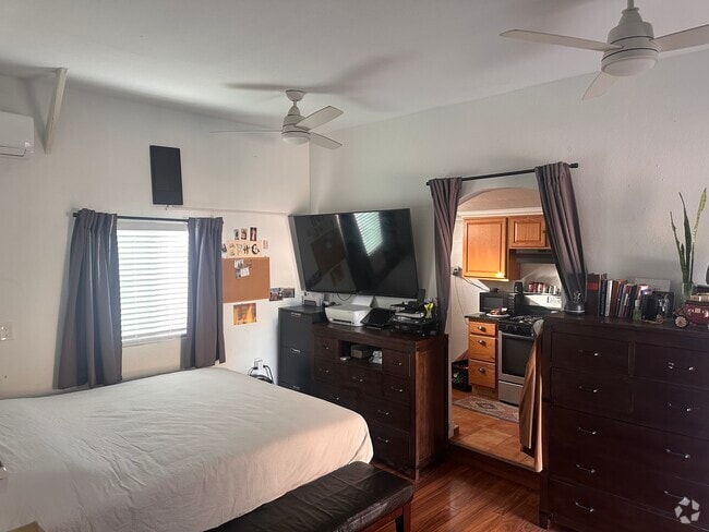Building Photo - 8333 Painter Ave Unit Studio Apartment for Rent