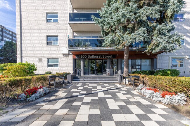 Entrance - 4900 Bathurst Street