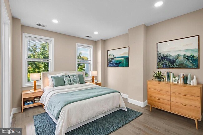 Photo - 1641 4th St NW