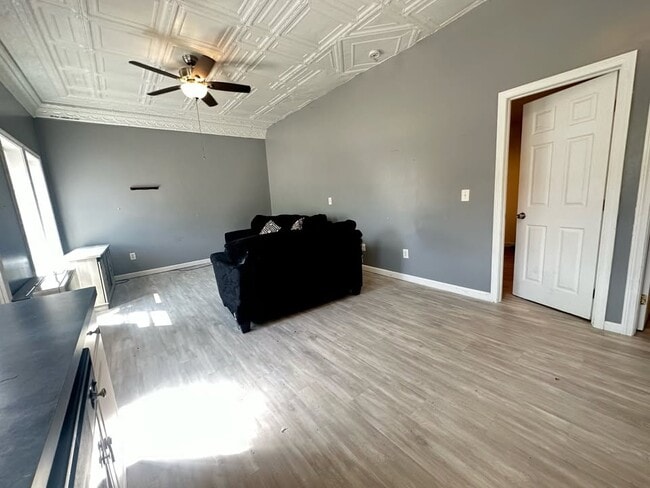 Photo - 12 Dawson St Unit B