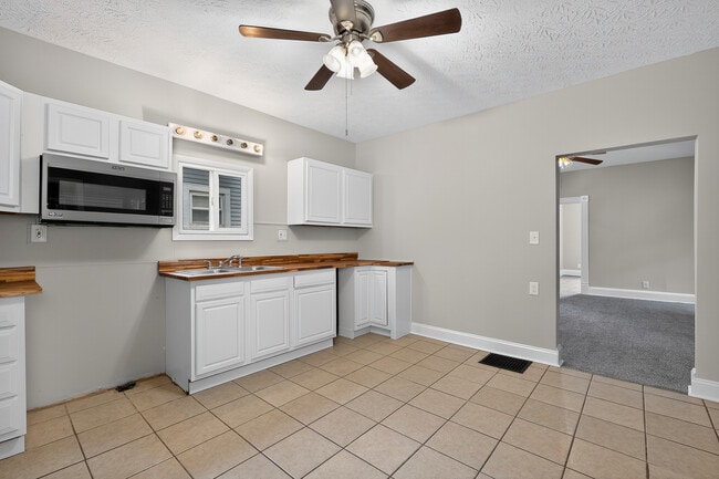 Photo - 1232 Lane St