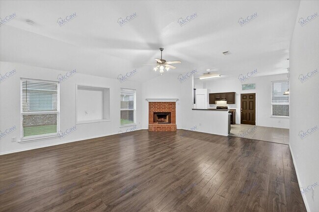 Photo - 342 Leisure Ln