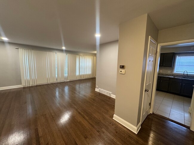 Photo - 15125 East End Ave