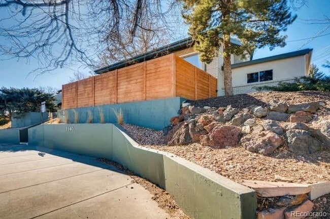 Building Photo - Beautifully updated home- Great outdoor space-  Blocks from Wash Park!