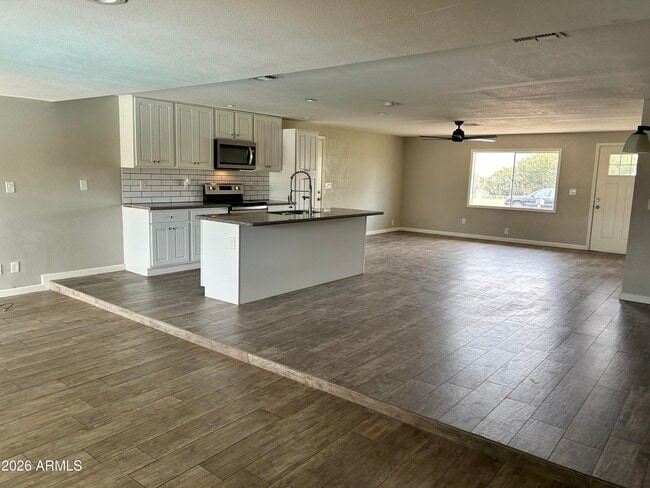 Photo - 14010 N 40th Pl