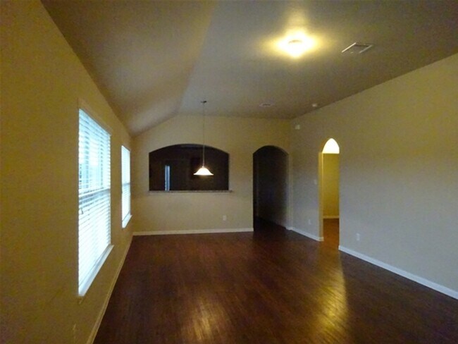 Photo - 2710 Bammelwood Dr