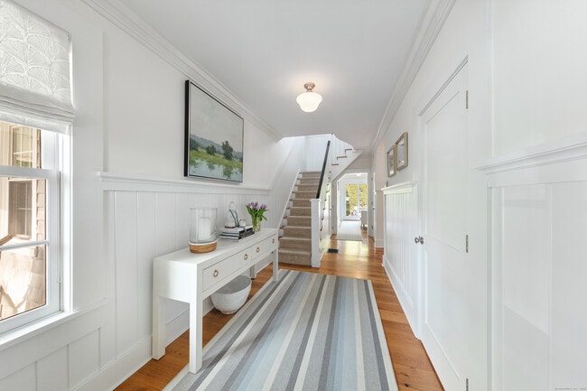 Photo - 168 Rowayton Ave