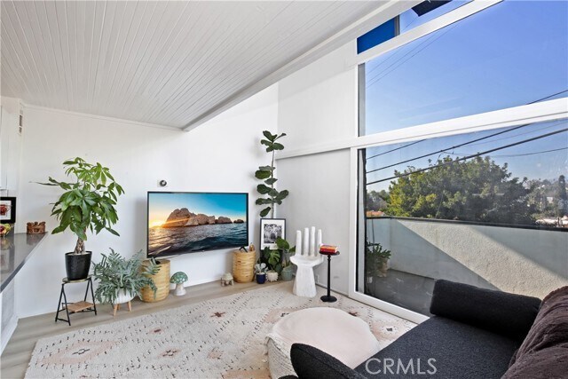 Photo - 5038 Aldama St