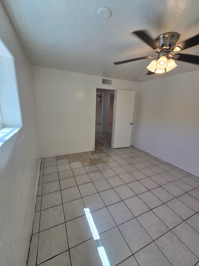1608 S 7th Ave Unit Front