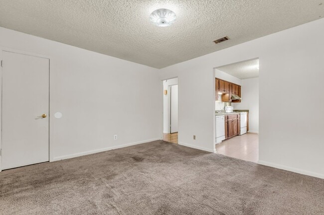 Photo - 928 E Broad St Unit 928