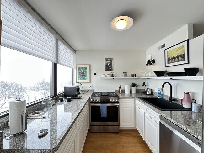 Photo - 6701 S Crandon Ave Unit B9