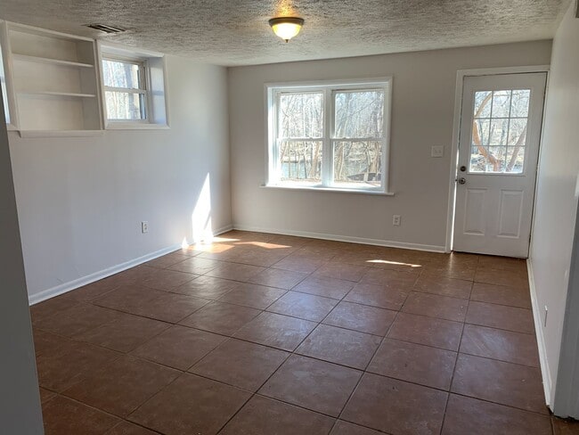 Photo - 2819 Clinton Rd Unit 1