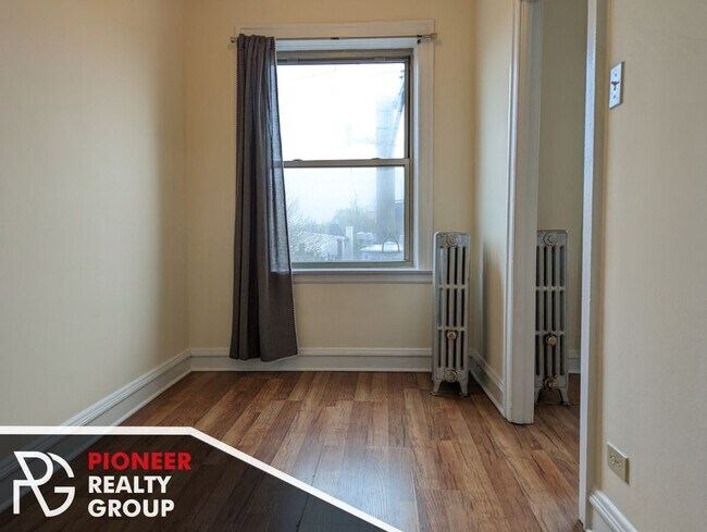 Photo - 2536 N Sawyer Ave Unit 307