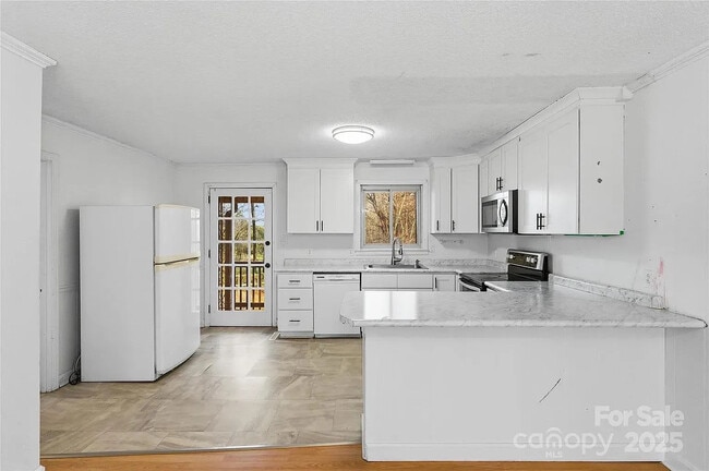 Photo - Room in House on Cox Mill Rd