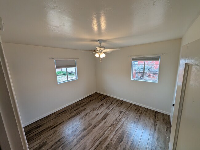 Photo - 5034 E 17th St