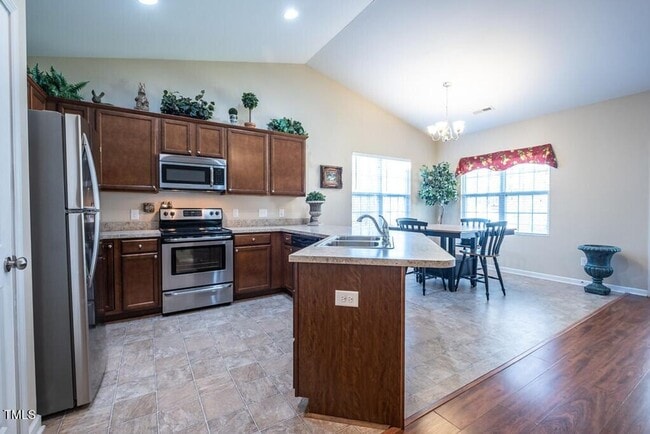 Photo - **3/2 Ranch Style Home with Fenced In Yard**