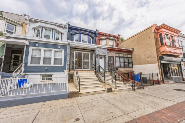 Building Photo - 2824 N 22nd St Unit 2