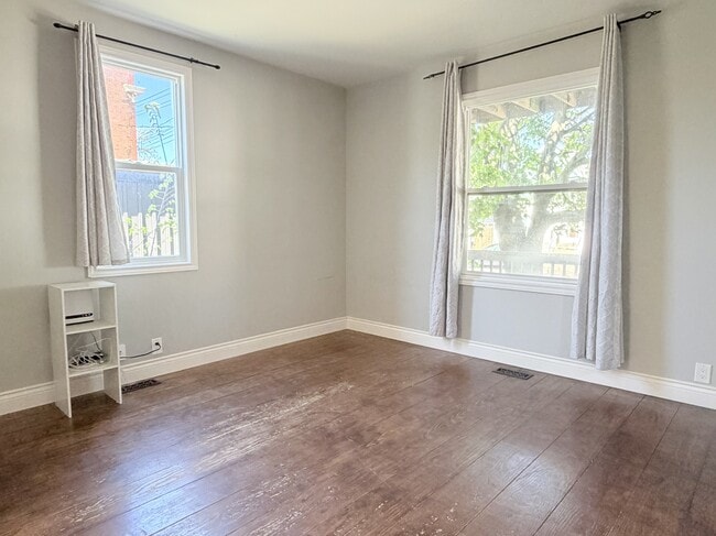 Photo - 171 Mitton St S