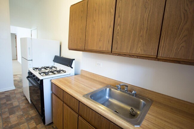 Photo - 5300-5308 S. Hyde Park Boulevard