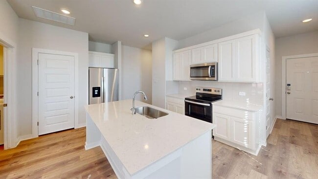 Photo - 201 Firefox Wy