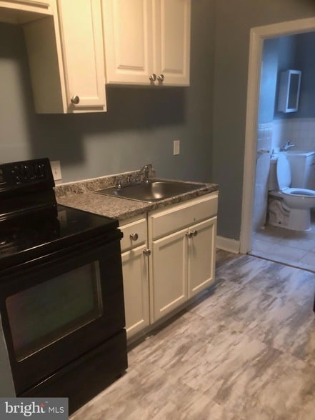 Photo - 3023 Oakford Ave