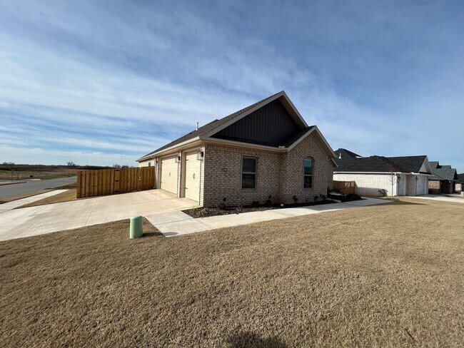Photo - Beautiful Modern Home in Pea Ridge!